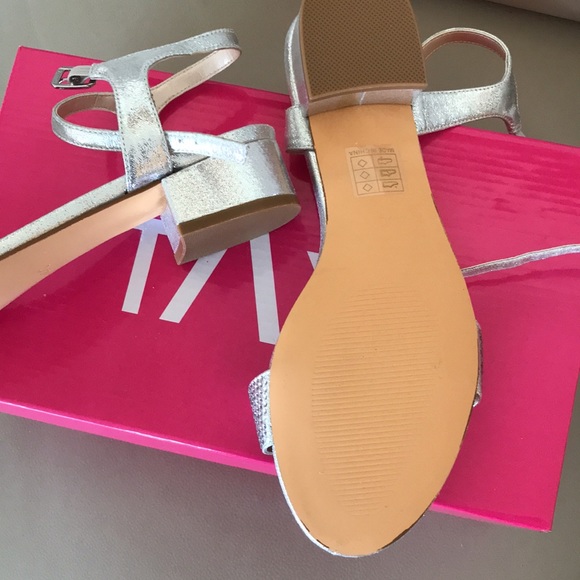 Sandals - Picture 2 of 4